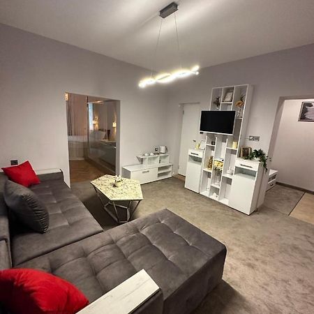 Luxury Apartment With Jacuzzi Sofia Exterior photo