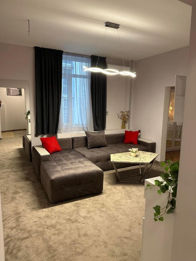 Luxury Apartment With Jacuzzi Sofia Exterior photo